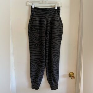 Old Navy Active Black Zebra Pattern Pants